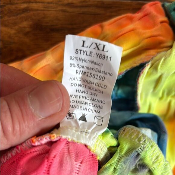 NWT Vibrant Tie-Dye athletic set - Picture 9 of 10